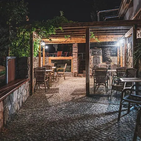 Πανσιόν Hurikan 63